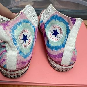 Custom painted converse
